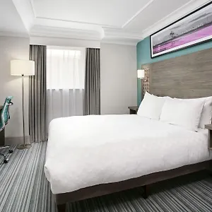 Hotel Leonardo